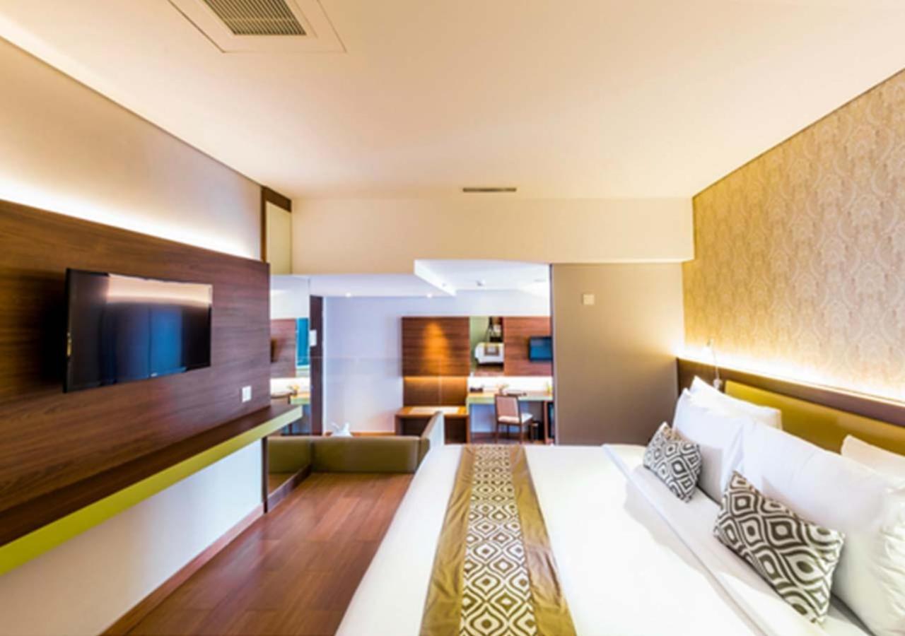 Infinity8 Bali Hotel Jimbaran Стая снимка